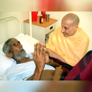 Radhanath-Swami-at-Barsana--Eye-camp