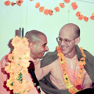 Radhanath-Swami-meeting-Devotees