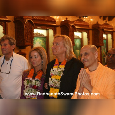 Radhanath-Swami-with-Joe-Walsh