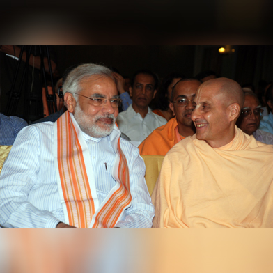 Radhanath-Swami-with-eminet-personalities